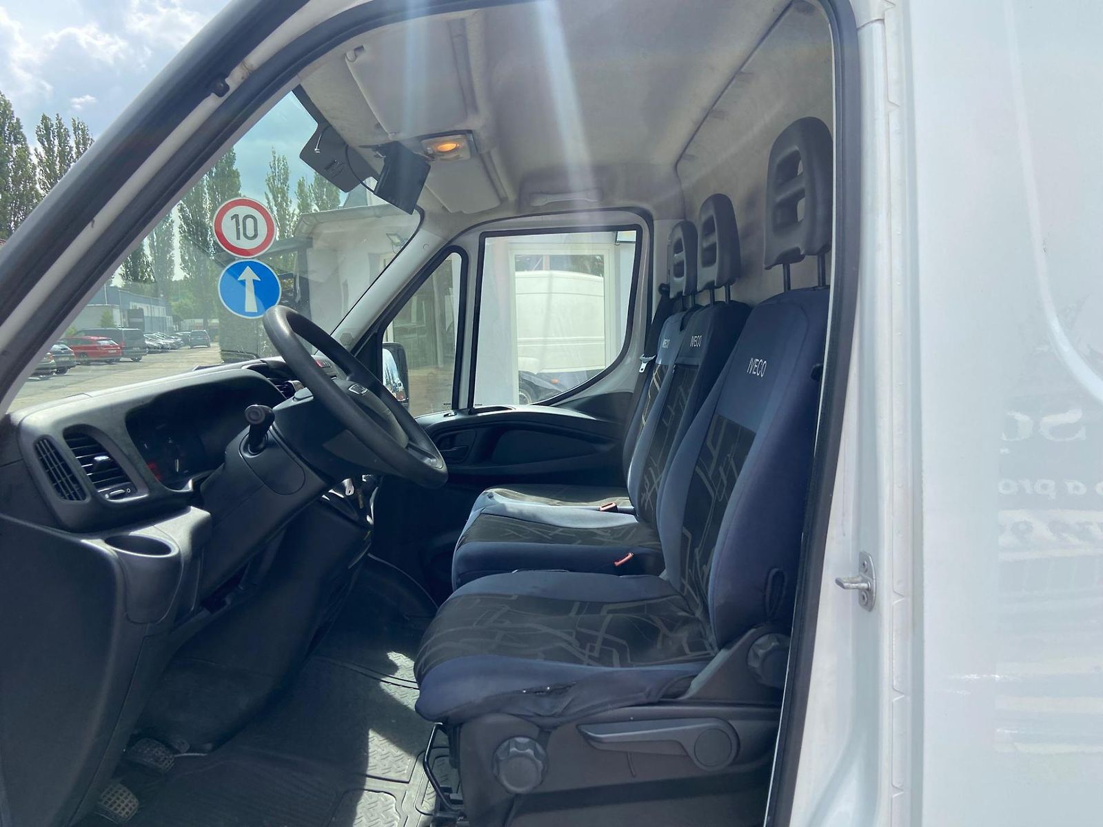 639263562037645087_iveco-daily-35s16-euro-6(31).jpg