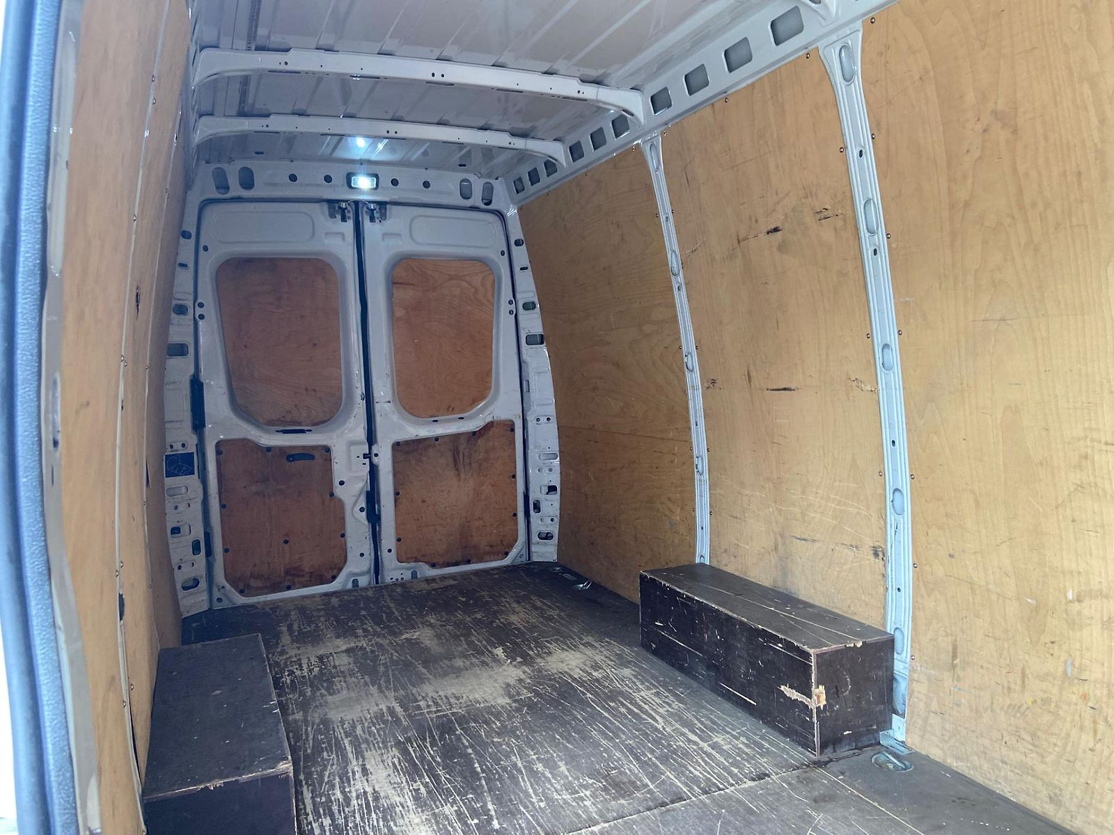 639263562039363696_iveco-daily-35s16-euro-6(28).jpg